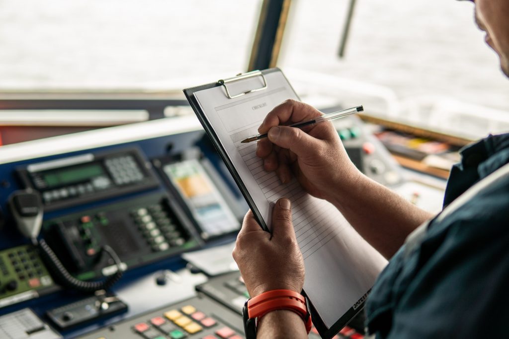 CONDITION REPORT - BOATS BETWEEN 6 METRES (19ft) AND 8 METRES (26ft)